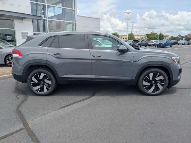 2026 Volkswagen Atlas Cross Sport SE with Technology