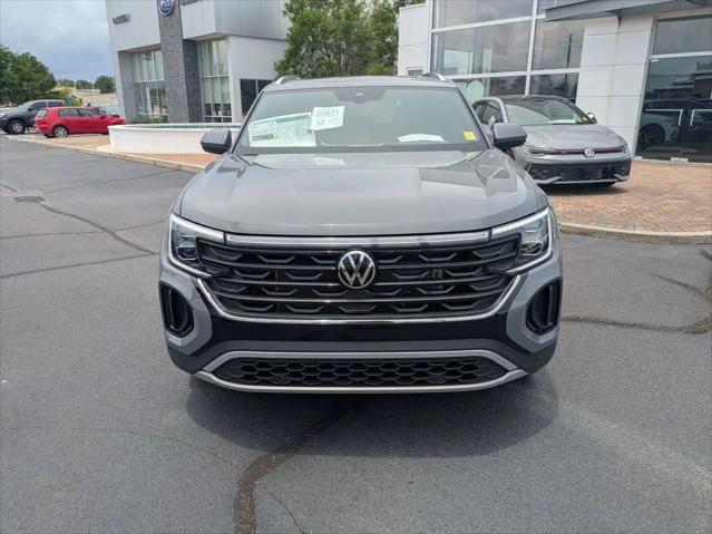 2026 Volkswagen Atlas Cross Sport SE with Technology