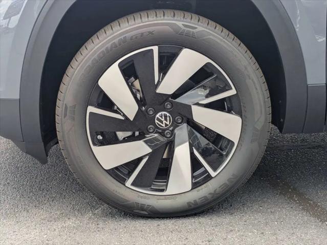 2026 Volkswagen Atlas Cross Sport SE with Technology