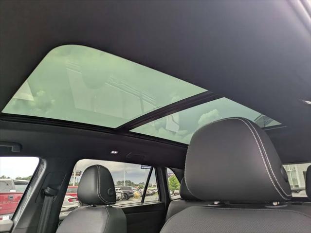 2026 Volkswagen Atlas Cross Sport SE with Technology