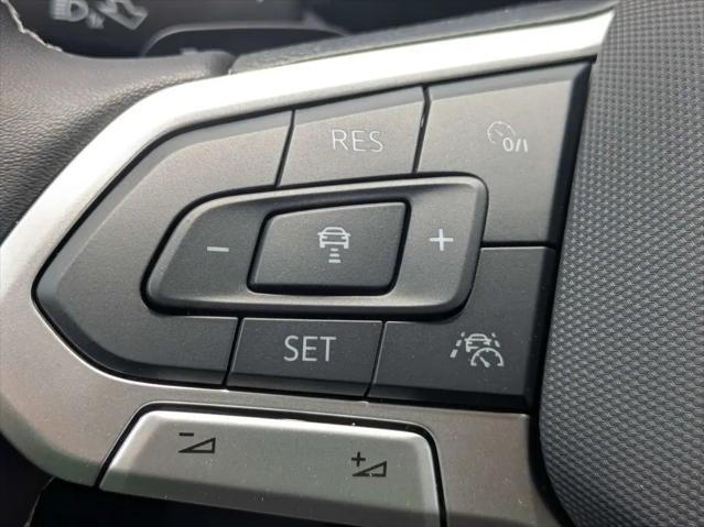 2026 Volkswagen Atlas Cross Sport SE with Technology
