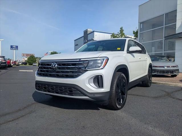 2026 Volkswagen Atlas SE with Technology