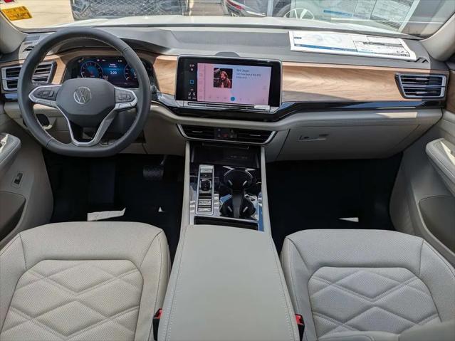2026 Volkswagen Atlas SE with Technology