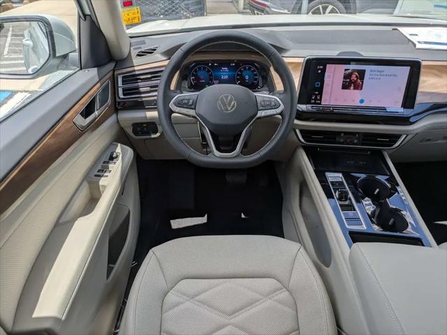 2026 Volkswagen Atlas SE with Technology
