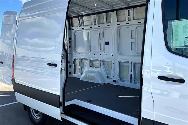 2025 Mercedes-Benz Sprinter 2500 Standard Roof 4-Cyl Diesel HO