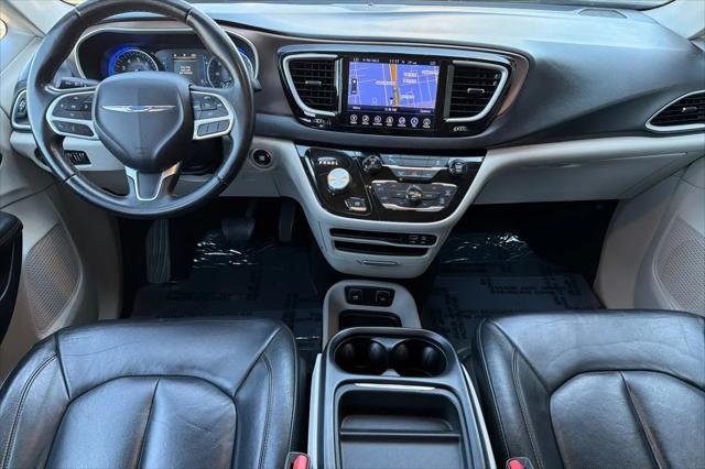 2017 Chrysler Pacifica Touring-L