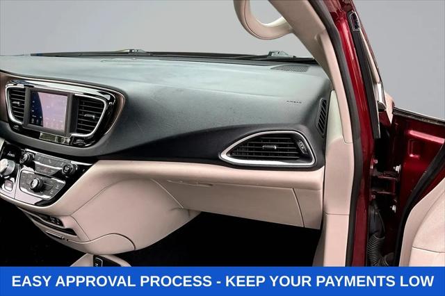 2020 Chrysler Voyager LX