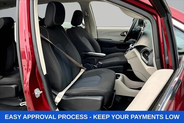 2020 Chrysler Voyager LX