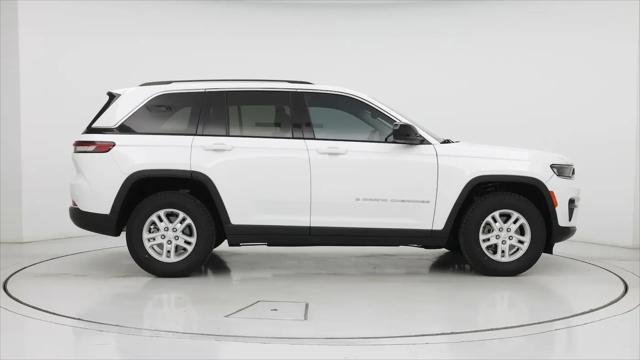 2023 Jeep Grand Cherokee Laredo 4x2