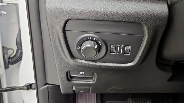 2025 Jeep Grand Cherokee Laredo 4x2
