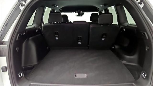 2025 Jeep Grand Cherokee Laredo 4x2