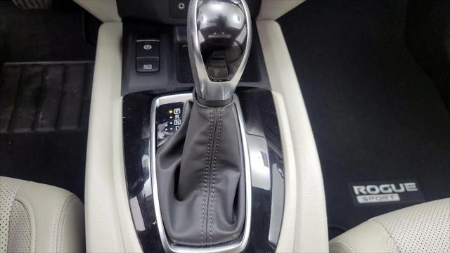 2022 Nissan Rogue Sport SL AWD Xtronic CVT