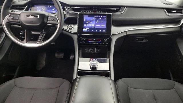 2023 Jeep Grand Cherokee L Laredo 4x4