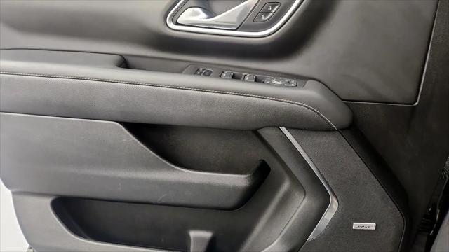 2023 Chevrolet Suburban 4WD Premier