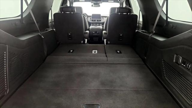 2023 Chevrolet Suburban 4WD Premier