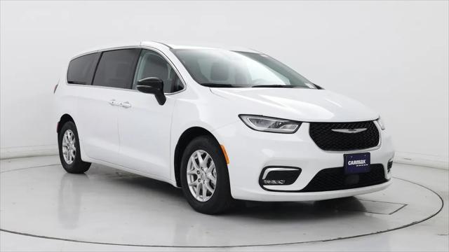 2024 Chrysler Pacifica Touring L for sale in Bakersfield, CA