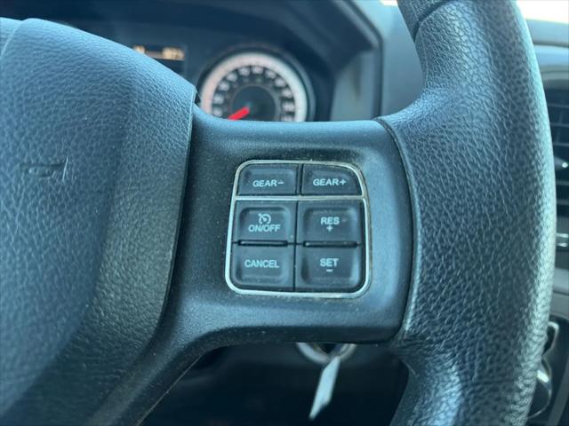 2017 Ram 1500 Express Quad Cab 4x4 6'4" Box