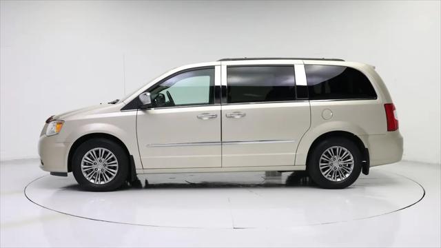 2016 Chrysler Town & Country Touring-L