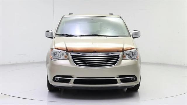 2016 Chrysler Town & Country Touring-L
