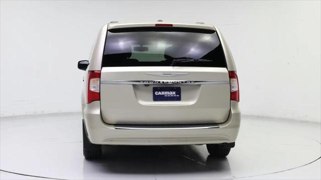 2016 Chrysler Town & Country Touring-L