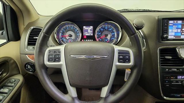 2016 Chrysler Town & Country Touring-L