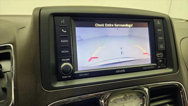2016 Chrysler Town & Country Touring-L