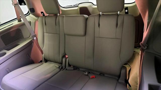 2016 Chrysler Town & Country Touring-L