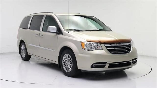 2016 Chrysler Town & Country Touring-L for sale in Orlando, FL