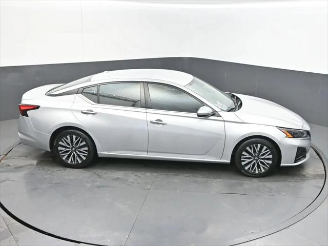 2023 Nissan Altima SV FWD