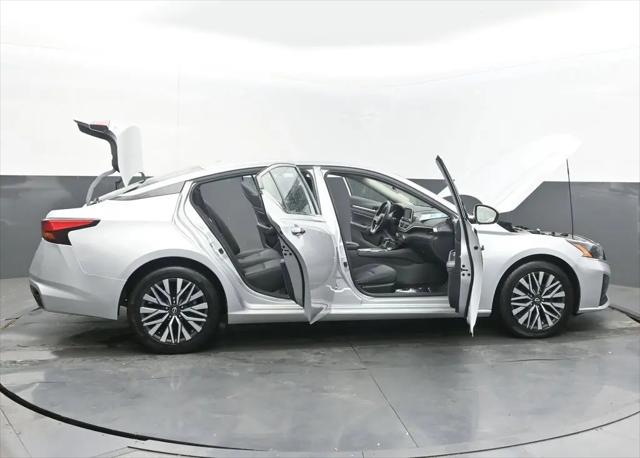 2023 Nissan Altima SV FWD