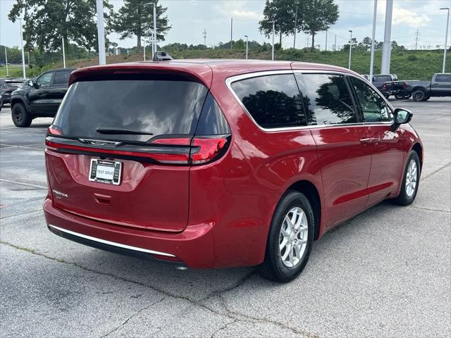 2027 Chrysler Pacifica Select