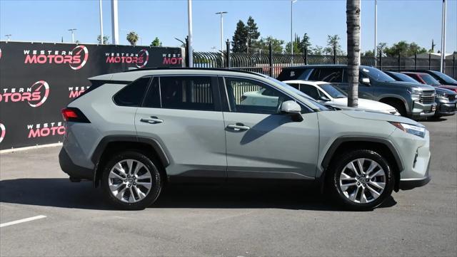 2023 Toyota RAV4 XLE Premium