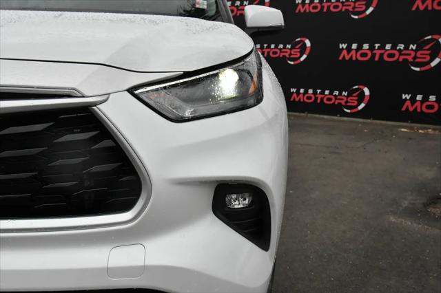 2022 Toyota Highlander LE