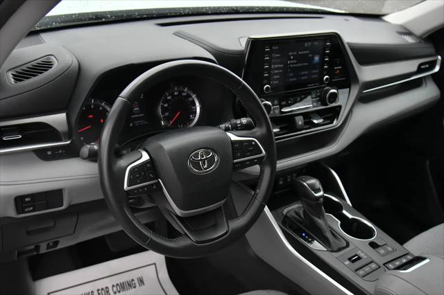2022 Toyota Highlander LE