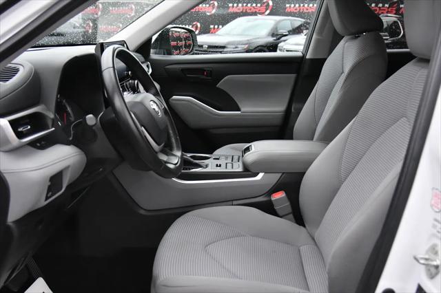 2022 Toyota Highlander LE