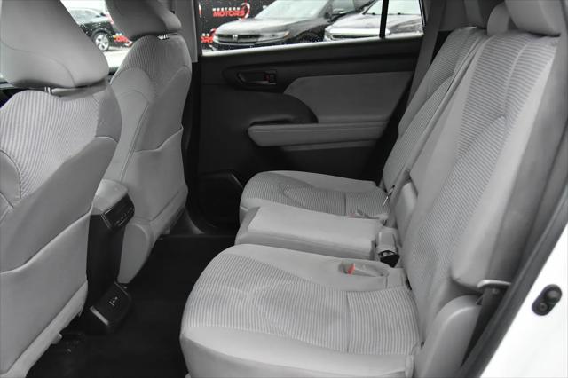 2022 Toyota Highlander LE