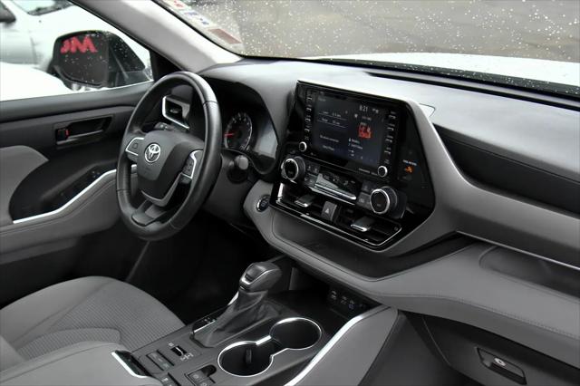 2022 Toyota Highlander LE