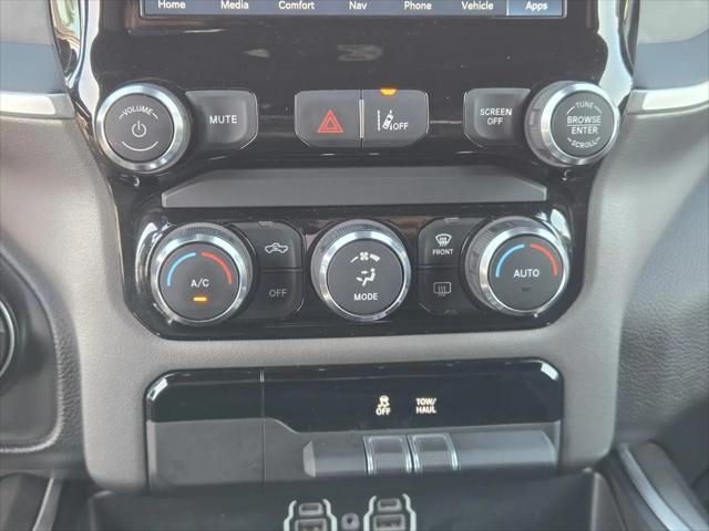 2022 Ram 1500 Big Horn Crew Cab 4x4 5'7" Box