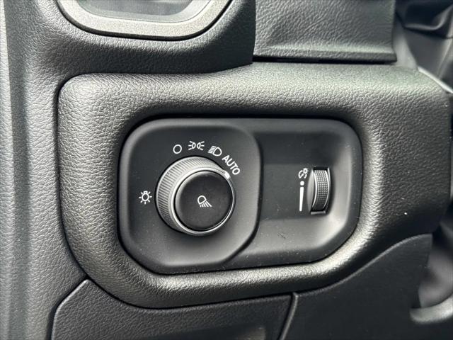 2026 Ram 1500 Tradesman Crew Cab 4x4 5'7" Box