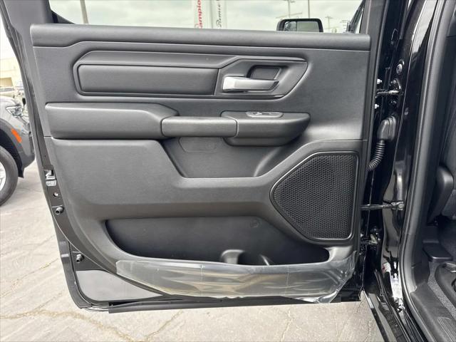 2026 Ram 1500 Tradesman Crew Cab 4x4 5'7" Box