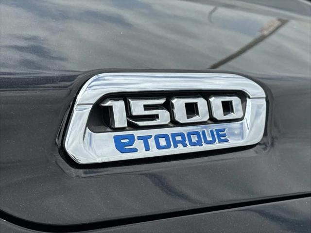 2026 Ram 1500 Tradesman Crew Cab 4x4 5'7" Box