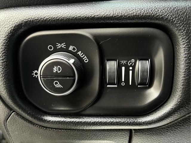 2019 Ram 1500 Big Horn/Lone Star Crew Cab 4x4 5'7" Box
