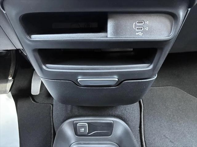 2027 Chrysler Pacifica Select AWD