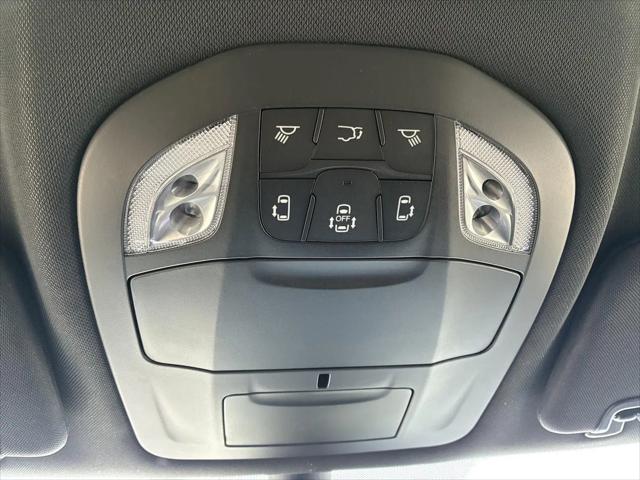 2027 Chrysler Pacifica Select AWD