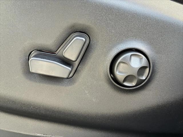 2027 Chrysler Pacifica Select AWD