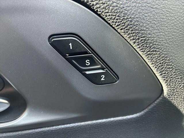 2027 Chrysler Pacifica Select AWD