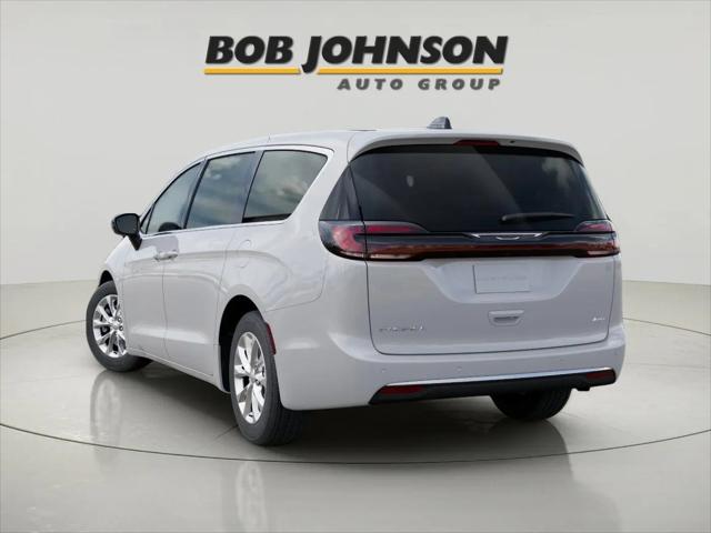 2027 Chrysler Pacifica Select AWD