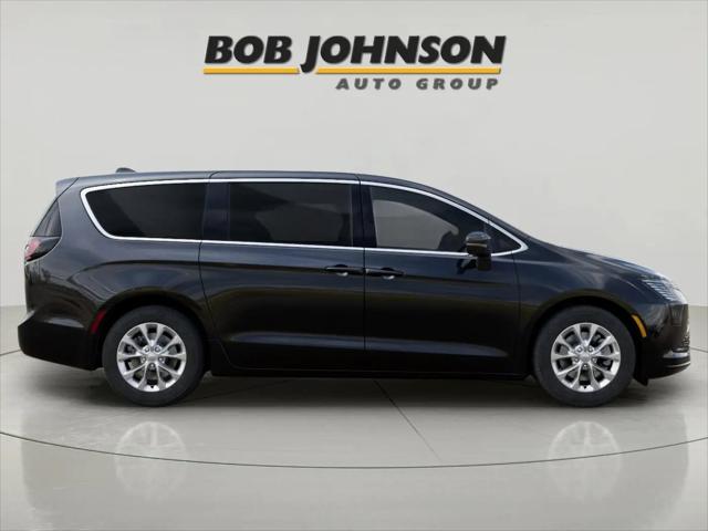 2027 Chrysler Pacifica Select AWD