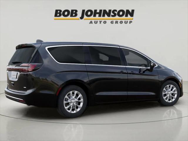 2027 Chrysler Pacifica Select AWD