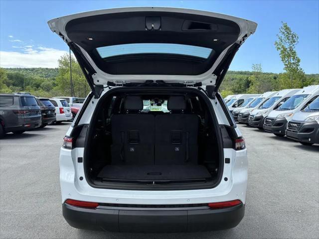 2026 Jeep Grand Cherokee L Altitude 4x4